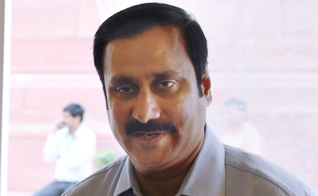 Anbumani asks PM Modi to ban sale of cigarettes for those born after 2009